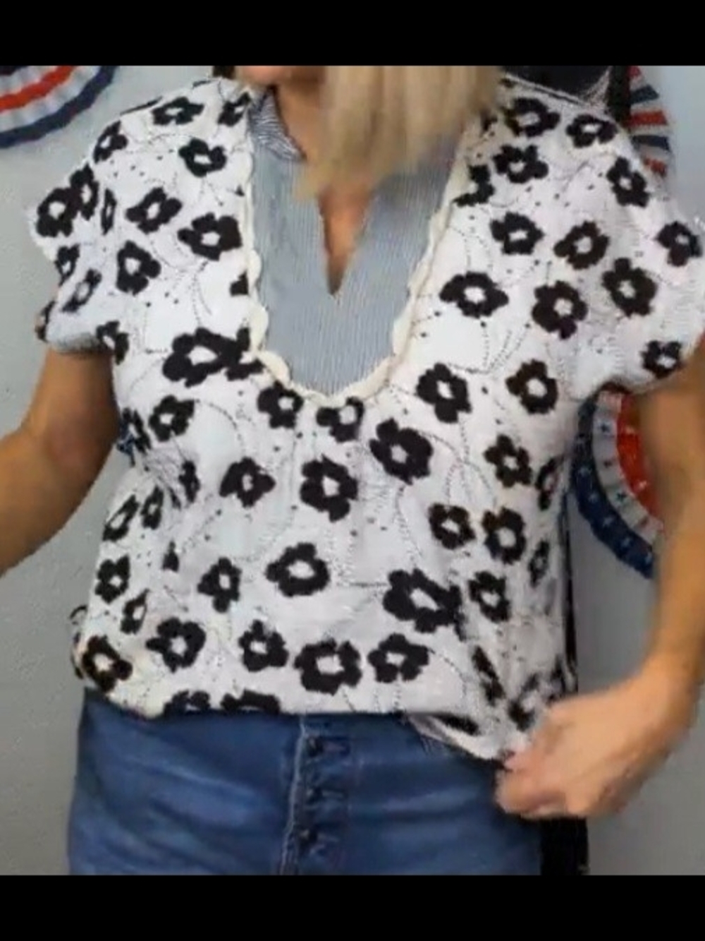 THML Black and White Floral Puff Sleeve Top